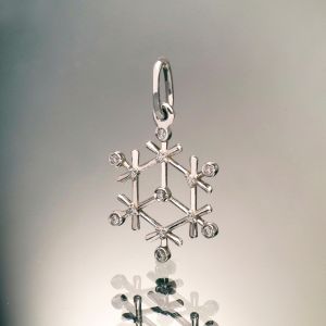 Підвіска- сніжинка з діамантом