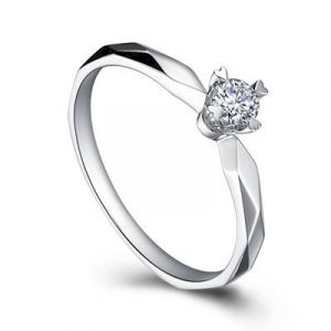 Gold engagement diamond ring