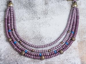 Violet loud glass necklace
