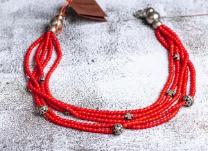 Ethnic loud glass necklace
