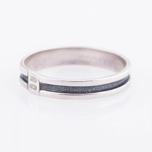 One srtipe silver ring for men