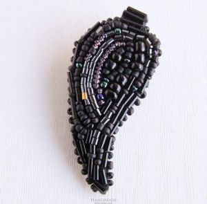 Beaded brooch "Hot black pepper"