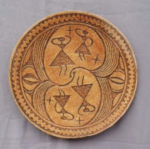Керамічна тарілка «Танець богинь»