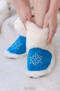 Cute winter slippers "Blue Christmas Gift"