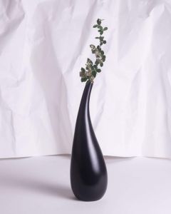 Декоративна ваза чорного кольору