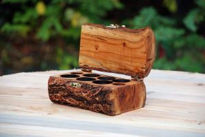Декоративна дерев'яна шкатулка "Чарівна скринька"