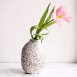 Сіра керамічна ваза