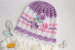 В`язана шапочка для дівчинки "Фіолетовий мотив"