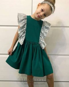 Смарагдова сукня для дівчинки