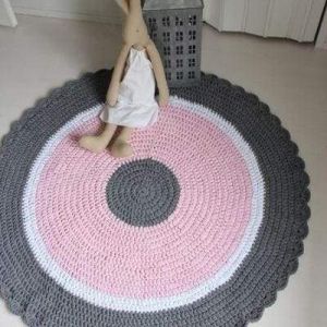 Рожевий килим для домашніх улюбленців
