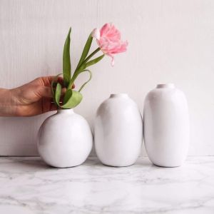 Набір білих ваз