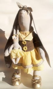 Текстильна лялька "Зайчиха Глаша"