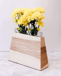 Дерев'яна ваза для квітів в формі трапеції