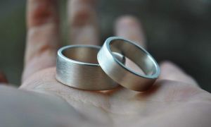 Wedding ring for him and her "Dense hatching"