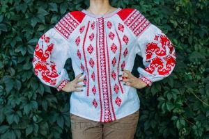 Вишиванка "Червоний орнамент"