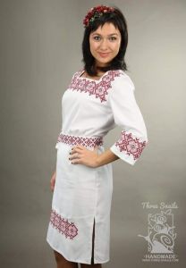 Біле плаття з вишивкою "Ідеальний наряд"