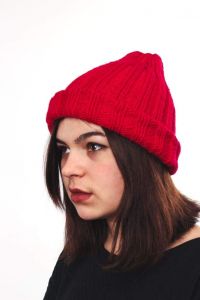 Стильна в`язана шапка "Червона шапочка"